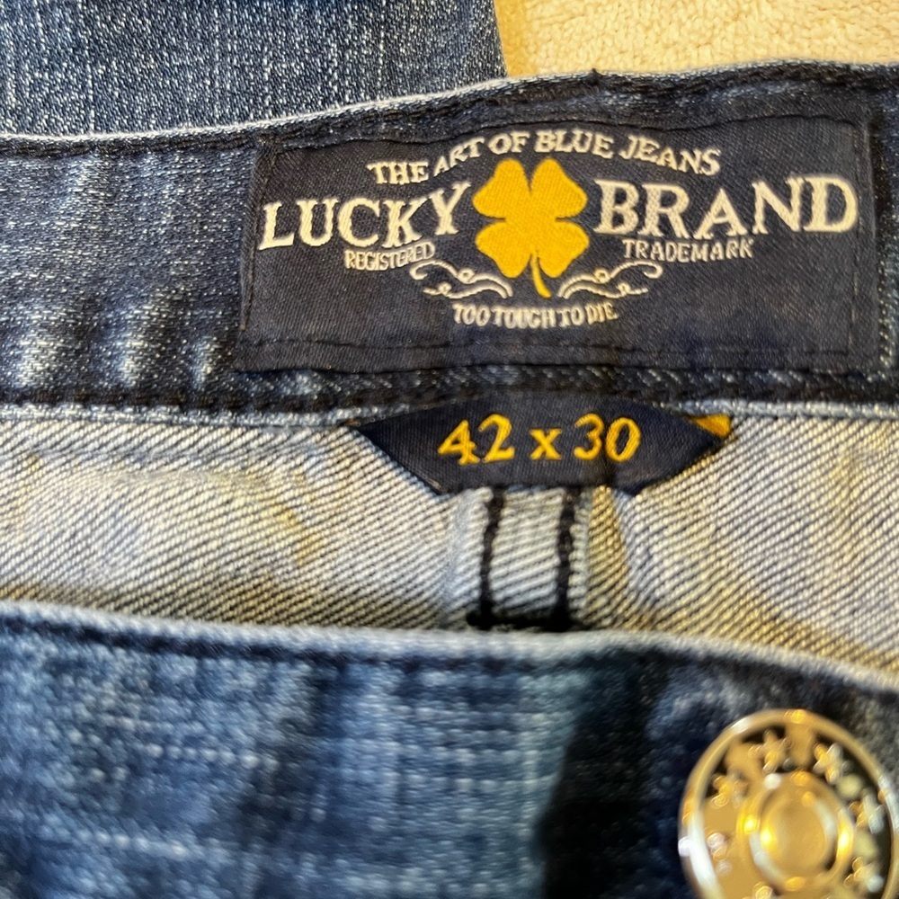 Lucky Brand Men's Straight Jeans in Washed Blue - Picture 3 of 6